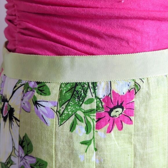 Loft Skirt Size 6P Beautiful Summer Floral Pleated Skirt - Picture 5 of 7